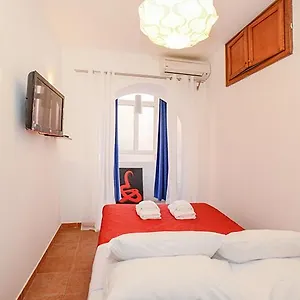 https://be-first-bb.it-romehotels.com